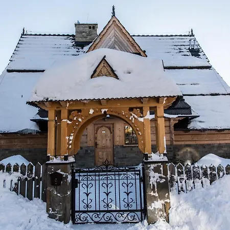 Udanypobyt Dom Z Ogrodem *