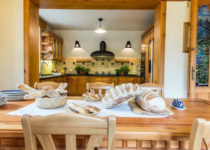 Udanypobyt Dom Z Ogrodem 빌라 *