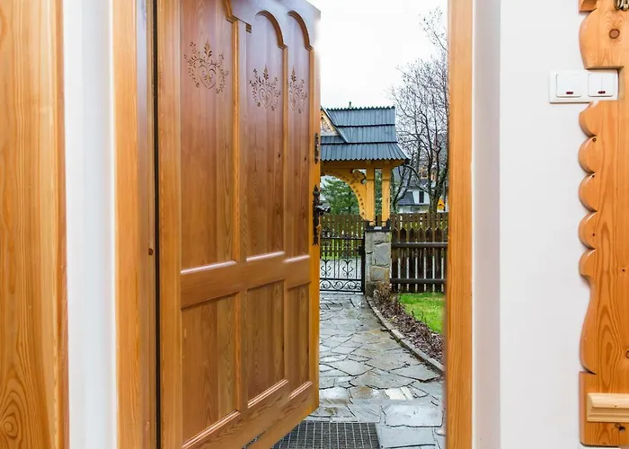 Udanypobyt Dom Z Ogrodem 자코파네