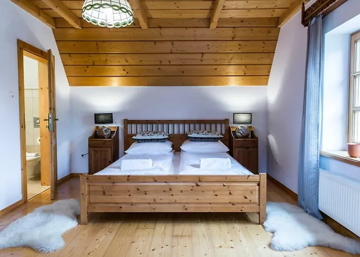 Udanypobyt Dom Z Ogrodem * 자코파네