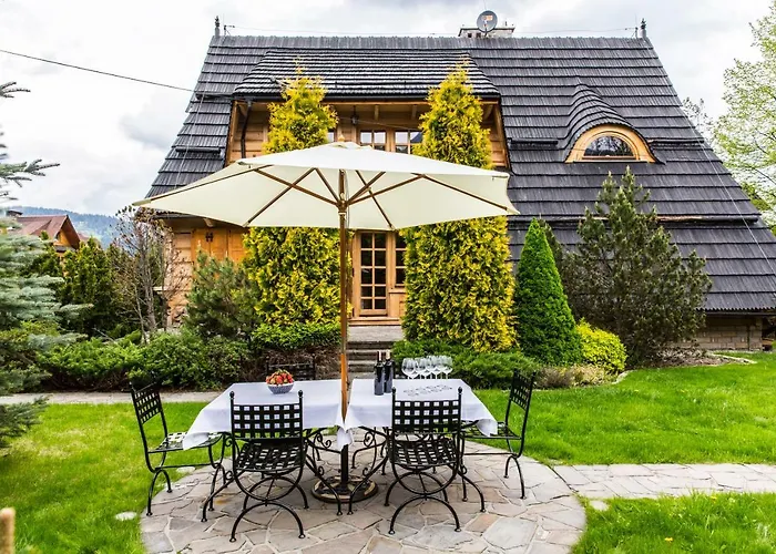 Udanypobyt Dom Z Ogrodem 빌라