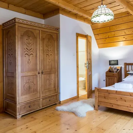 Udanypobyt Dom Z Ogrodem Villa *