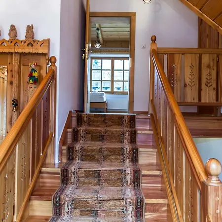 Udanypobyt Dom Z Ogrodem Villa