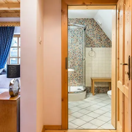 Udanypobyt Dom Z Ogrodem Villa *