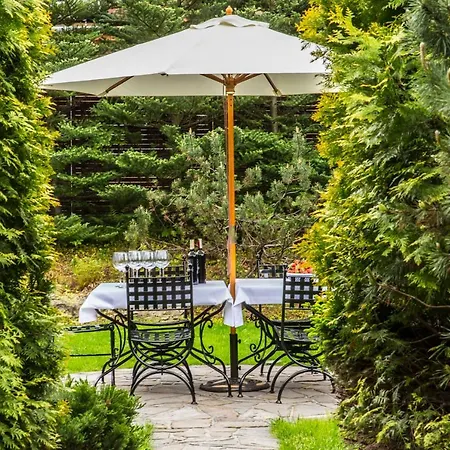 Udanypobyt Dom Z Ogrodem Villa *